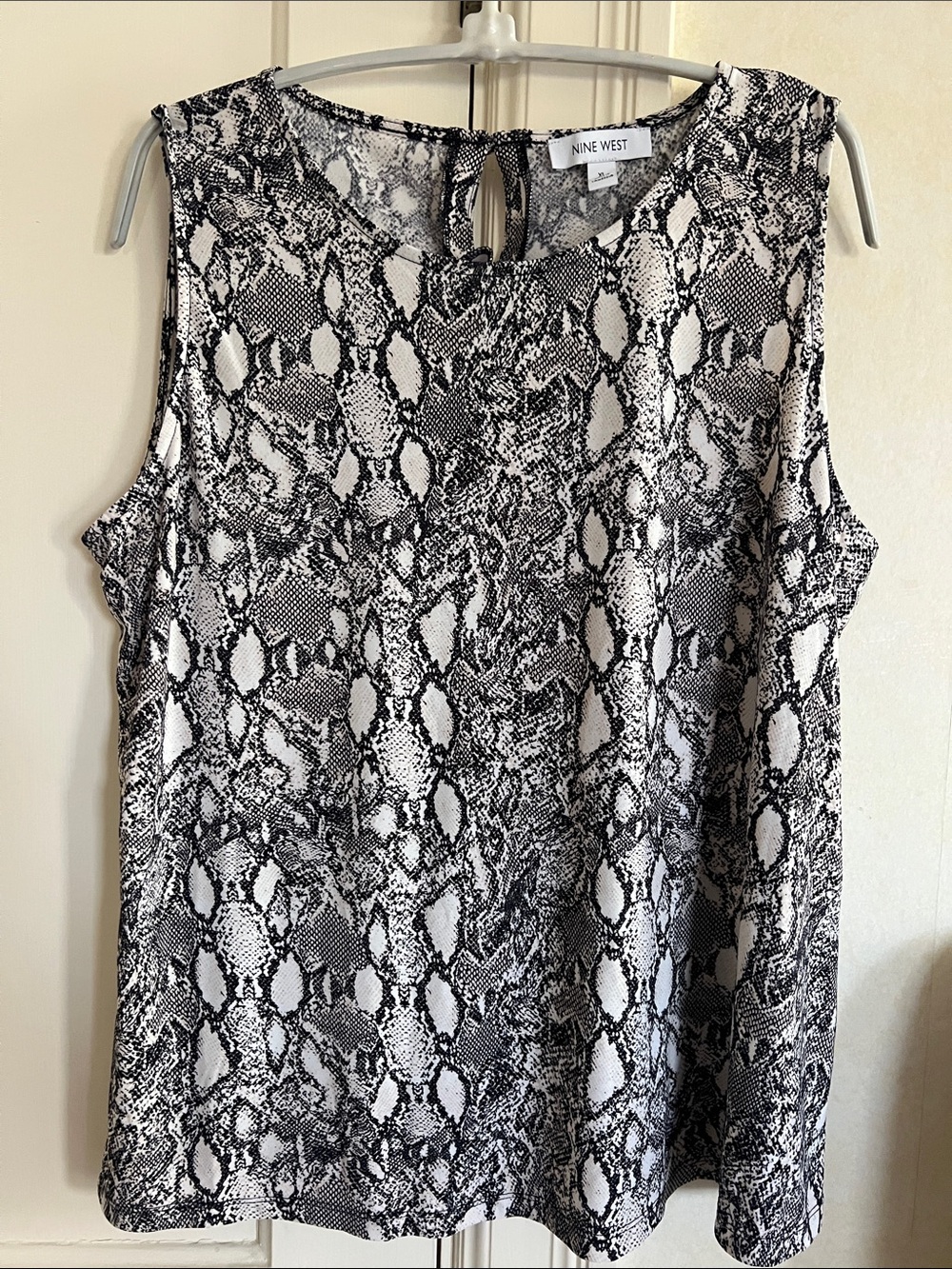 Nine West Black & White Snake-Print Sleeveless Camisole